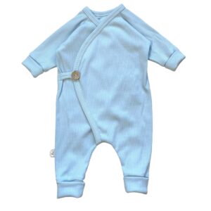 Overslagboxpakje lichtblauw ribtricot