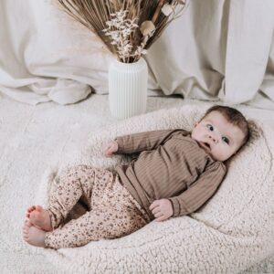 Newborn set brede rib taupe en bloemetjes