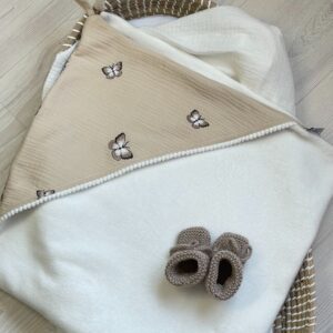 Baby omslagdoek geborduurde vlinders
