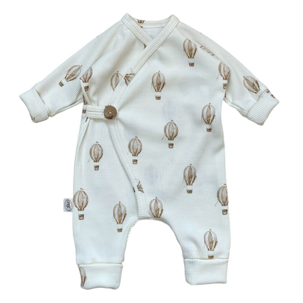 Overslagboxpakje ribtricot met luchtballonenprint